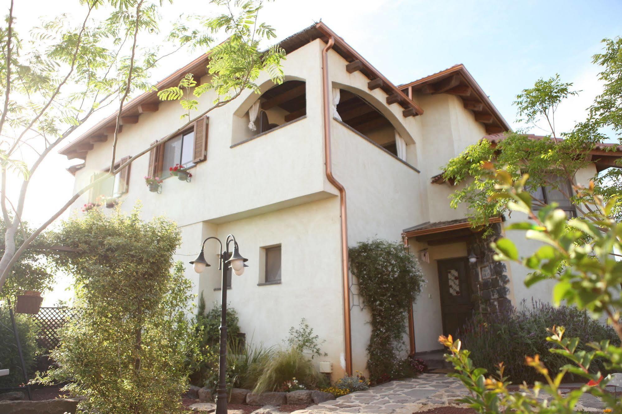 Villa Golan Qaşrīn Exterior foto